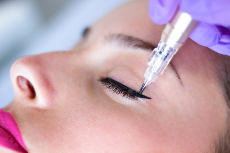 Eyeliner Lash Enhancement